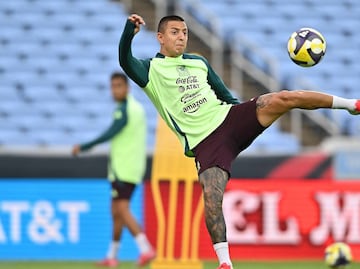 Roberto Alvarado revelo la prohibición que tiene en la concentración de la Selección Mexicana