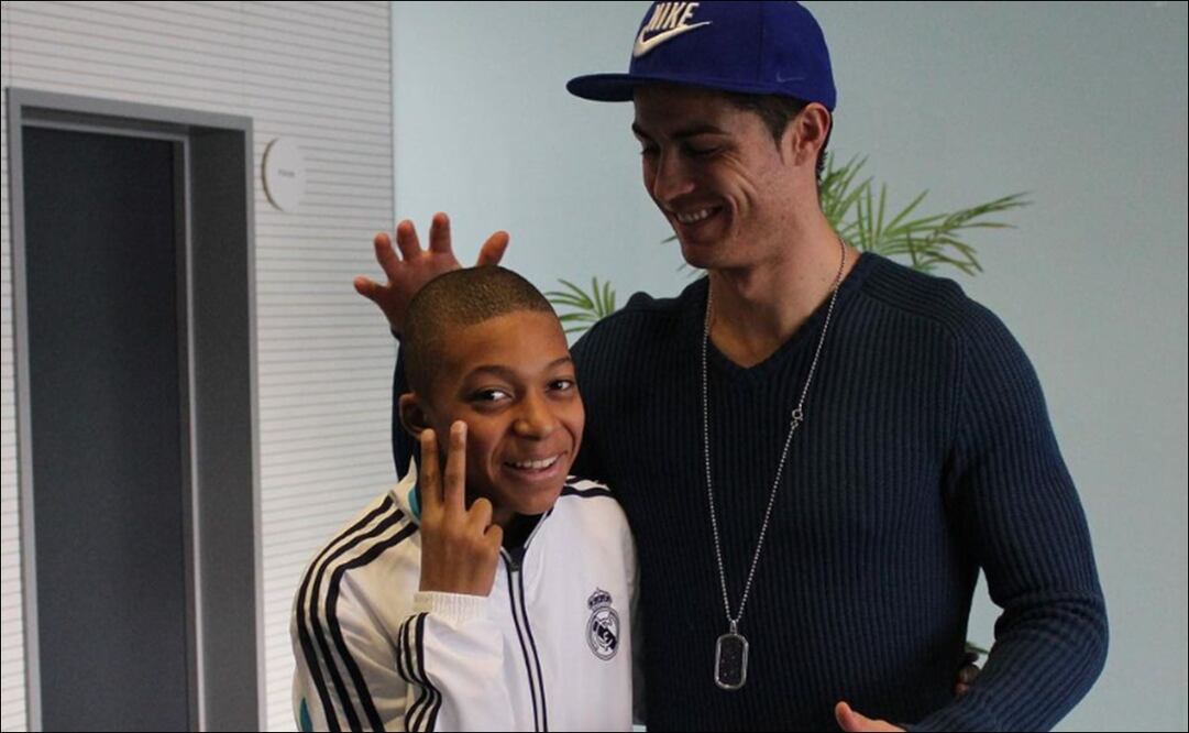 Cristiano Ronaldo junto a un joven Kylian Mbappé / Foto: Especiales