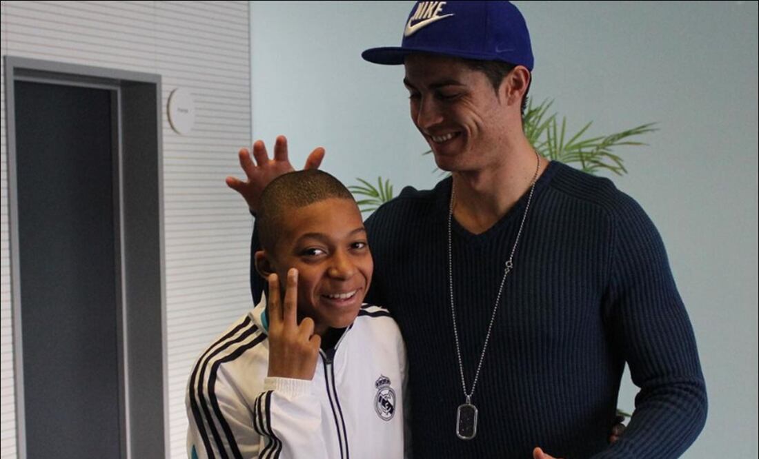 Cristiano Ronaldo junto a un joven Kylian Mbappé / Foto: Especiales