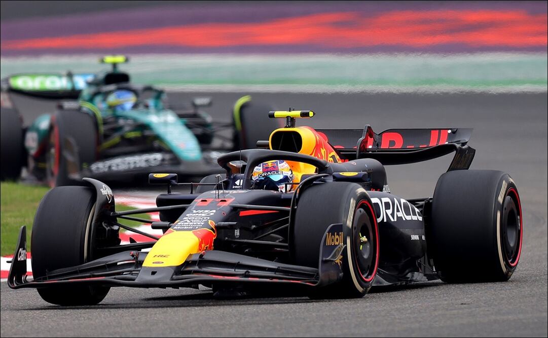 Checo Pérez alcanzó el tercer sitio y Max Verstappen el primero en el GP de China / FOTO: @redbullracing