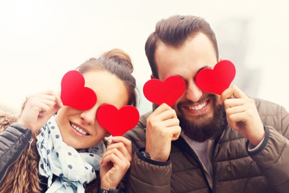 ¿Son más felices las parejas que no presumen su relación en redes sociales?