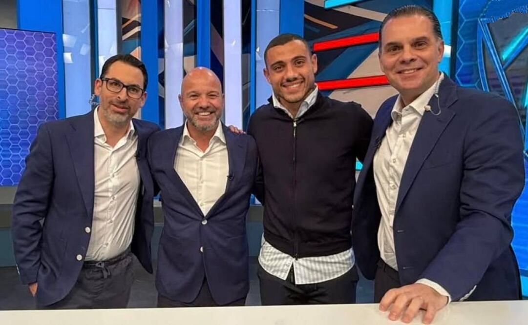 Giorgos Giakoumakis fue entrevistado por Christian Martinoli, Luis García y Álvaro López Sordo en ‘Los Protagonistas’. Foto: Especial