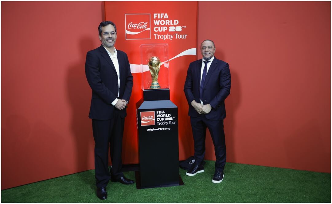 Roberto Carlos presenta la Copa del Mundo en Madrid Foto: EFE