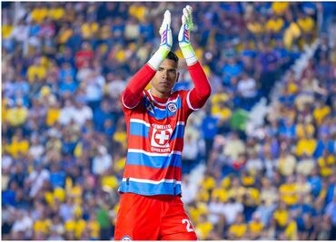 Kevin Mier fue culpado por la eliminación de Cruz Azul ante el América ¡Era su cumpleaños!
