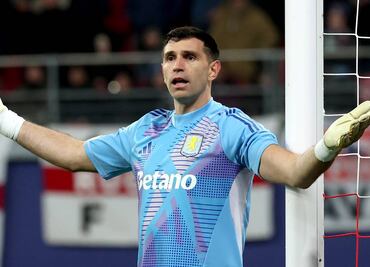 Dibu Martínez comete un nuevo error en la victoria del Aston Villa dentro de la Champions