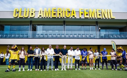 Emilio Azcárraga Jean corta el listón de las nuevas instalaciones del América Femenil