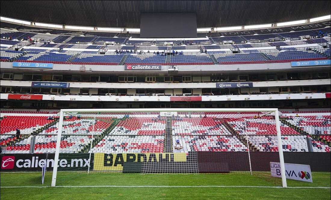Una de las porterías del estadio Azteca, previo a un partido de la Liga MX. FOTO: Imago7