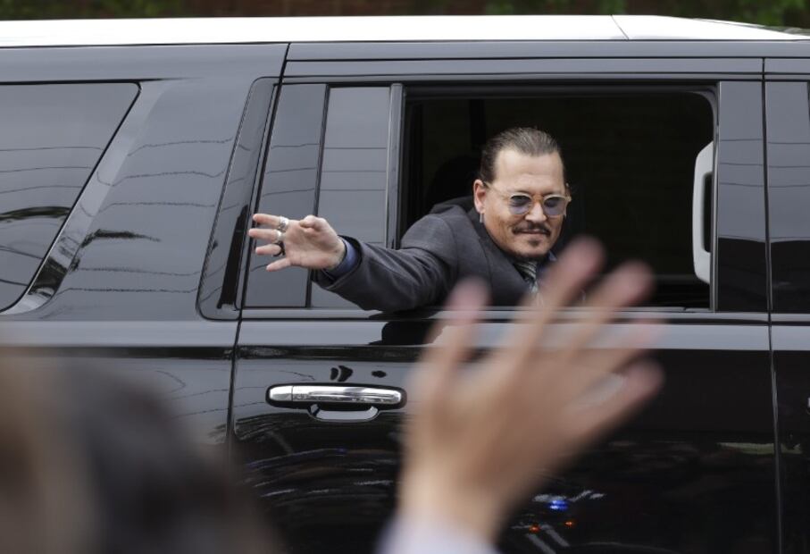 Fotos: Las muestras de cariño a Johnny Depp de sus fans durante el juicio contra Amber Heard