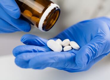 UNAM: Medicamentos contra Covid-19 NO sustituyen a la vacuna