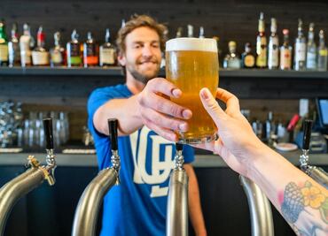 Estas son las profesiones cuyos empleados beben más alcohol