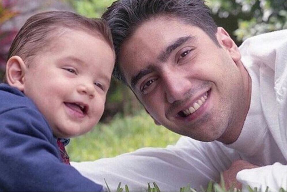 Cuando era pequeño ya se parecía un poco a su padre. (Foto: instagram/alexfernandez.g)