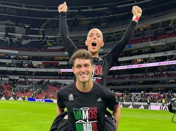 Esposa de Santiago Giménez fue víctima de la delincuencia ¿Qué le pasó?