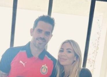 Esposa de Fernando Gago se habría despedido de sus amigas antes de regresar a Argentina