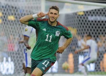 ¡Su gran oportunidad! Santiago Giménez tiene una prueba de fuego ante Alemania