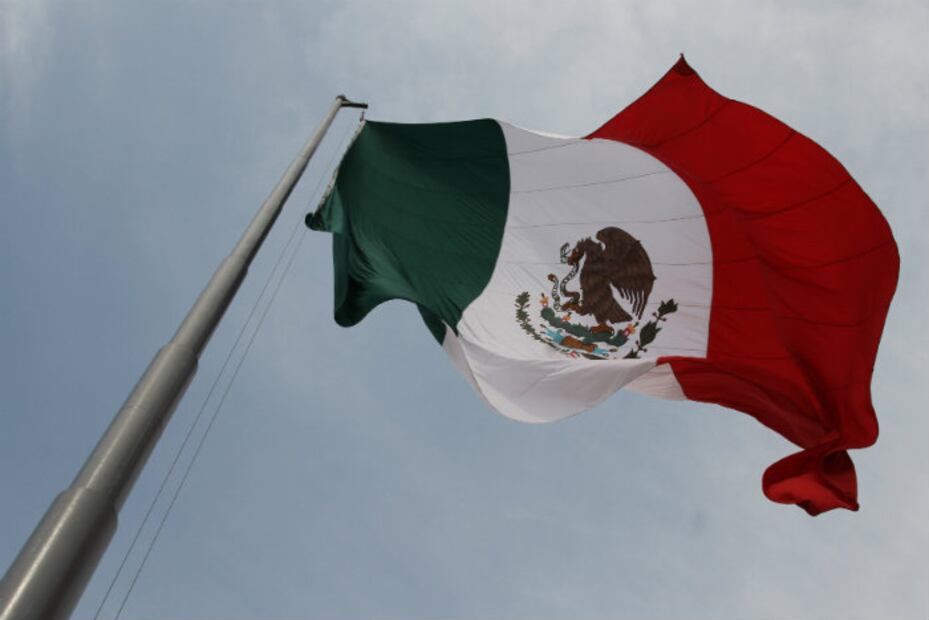 Bandera de México: 8 diseños que narran la historia de nuestro país