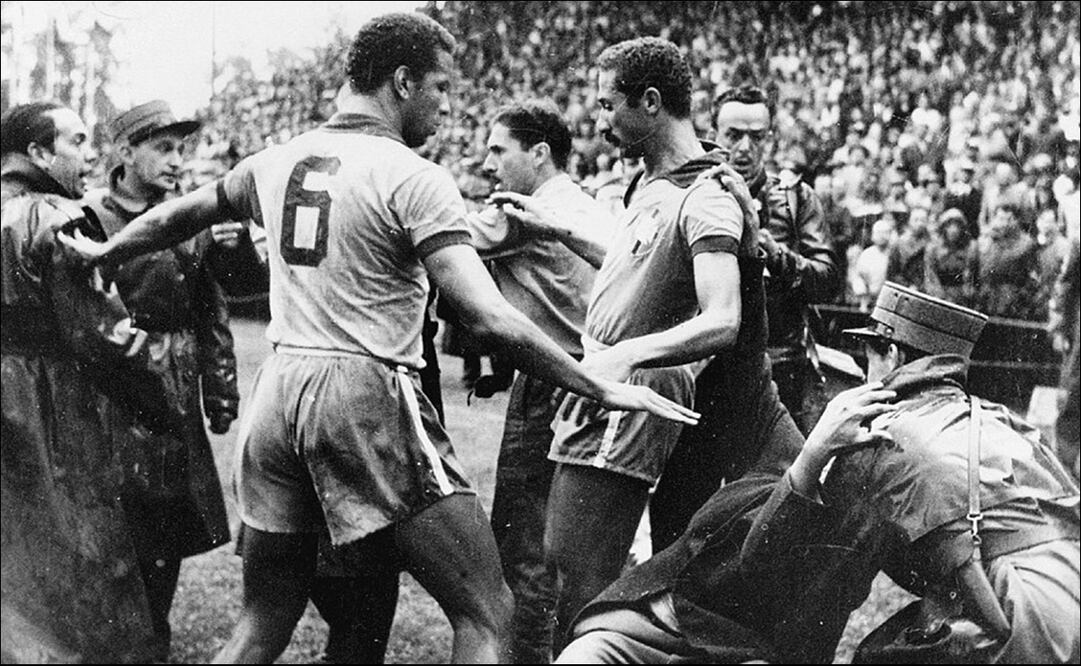 Esa tarde Brasil y Hungría protagonizaron una verdadera batalla en el campo de juego / Foto: Especiales