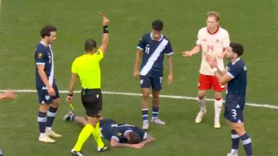 Jacob Shaffelburg fue expulsado en Cuartos de Final de Copa Oro ante Guatemala. Foto: Especial