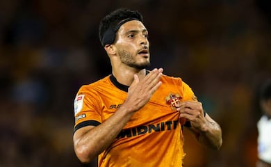 Raúl Jiménez anota en los últimos minutos de su regreso con el Wolverhampton en el Championship 