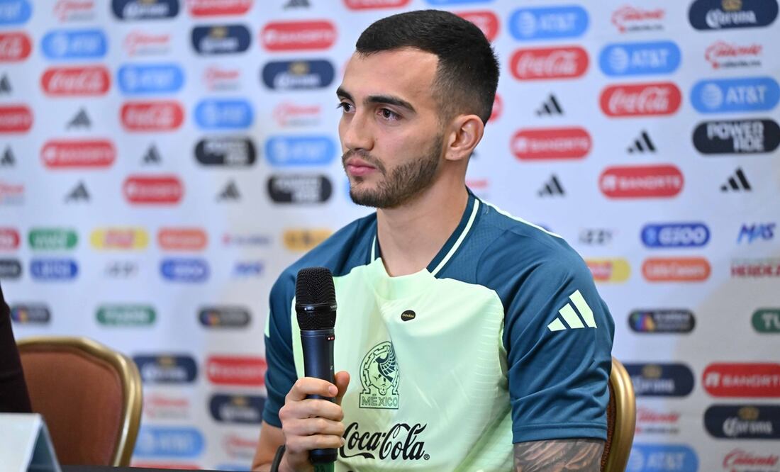 Luis Chávez en conferencia de prensa, previo a los Cuartos de Final de la Nations League ante Honduras - Foto: Imago7