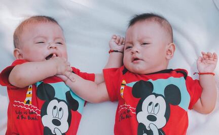 Pareja devuelve gemelos adoptados después de quedar embarazados