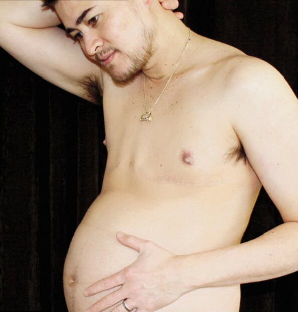 Así luce Thomas Beatie, el primer hombre en dar a luz