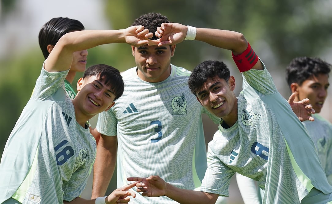 Alexei Domínguez y Elías Montiel celebran un gol con la Selección Mexicana Sub-20 | FOTO: Imago7