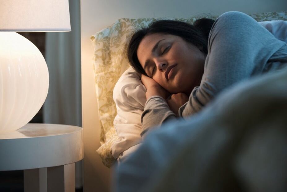 ¿Por qué dormir demasiado te cansa? 5 tips para evitar dormir de más