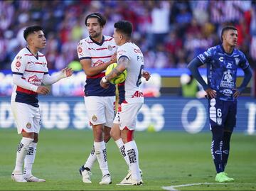 Captan a jugadores de las Chivas en plena fiesta en la Feria de San Marcos