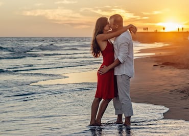 ¿Vacaciones en la playa? Te decimos cómo tener sexo bajo el agua