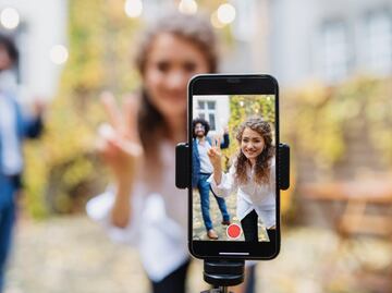 UNAM: TikTok es el “maquillaje digital y escape” para los jóvenes