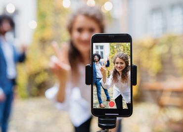 UNAM: TikTok es el “maquillaje digital y escape” para los jóvenes