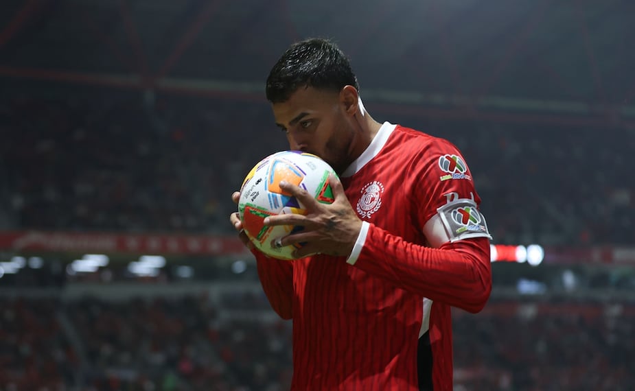 El atacante mexicano pasó por una gran crisis durante su paso por Chivas | FOTO: Imago7