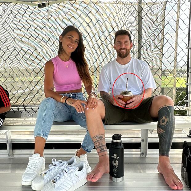 Messi, Antonela y el mate. Fuente: Instagram @leomessi