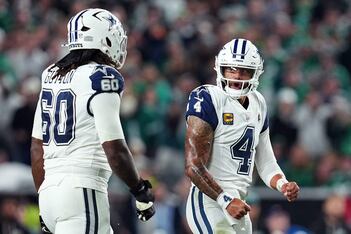 Los Cowboys aplastan a los Eagles / Foto: AFP