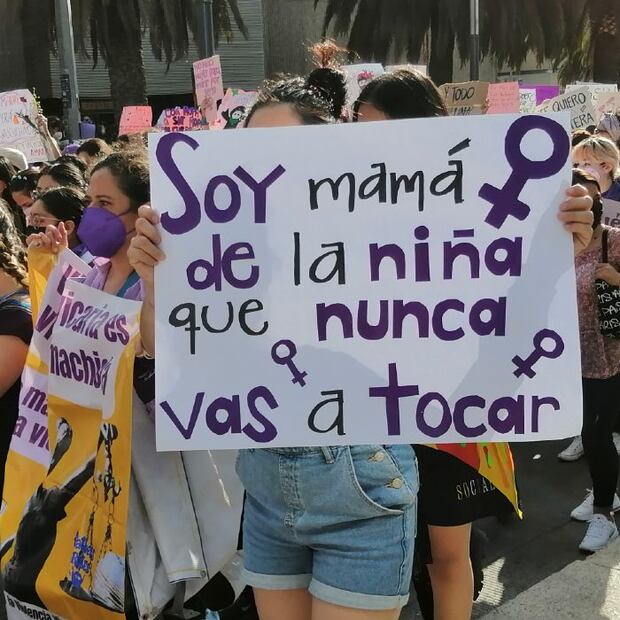 Marcha 8M: Las fotos, los mensajes y las mujeres que luchan por justicia