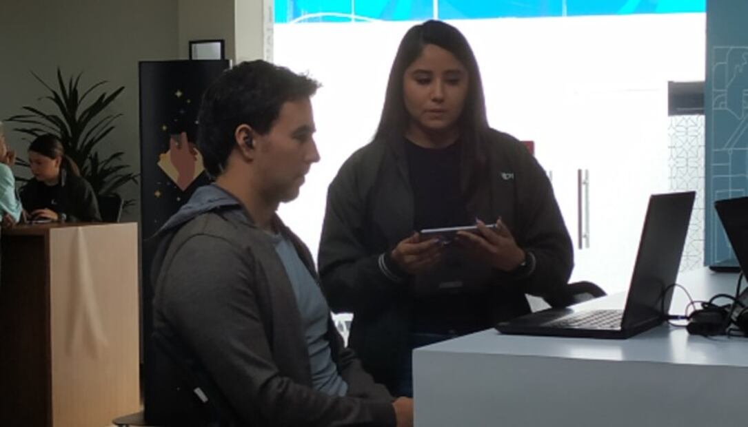 ¡De la Fórmula 1 a conductor de Uber! “Checo” Pérez puede ser tu chofer por un día