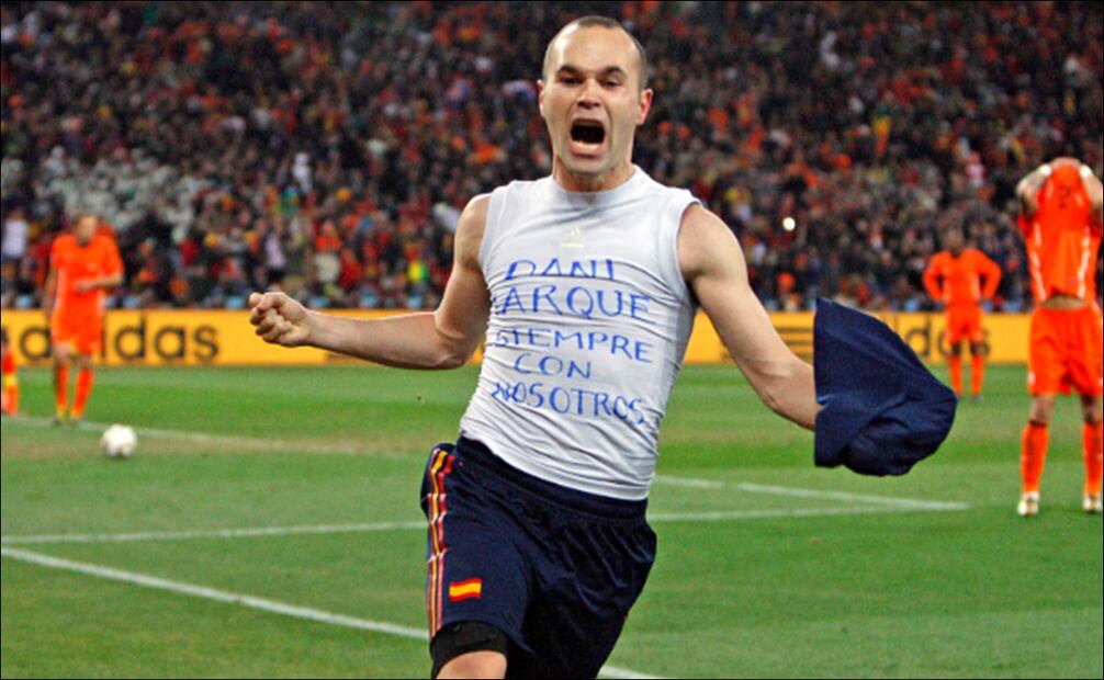 Andrés Iniesta festeja el gol contra Países Bajos en Sudáfrica / Foto: Especiales