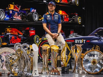 Rematan la mercancía de Checo Pérez en Red Bull ¡Tienen hasta 70% de descuento!