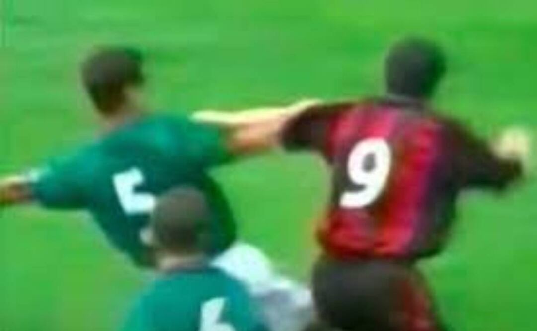 México se enfrentó al Milan como parte de su preparación previo al Mundial de Corea-Japón 2002. Foto: Especial