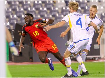 Suspenden el partido entre Bélgica y Suecia por asesinato de dos aficionados suecos