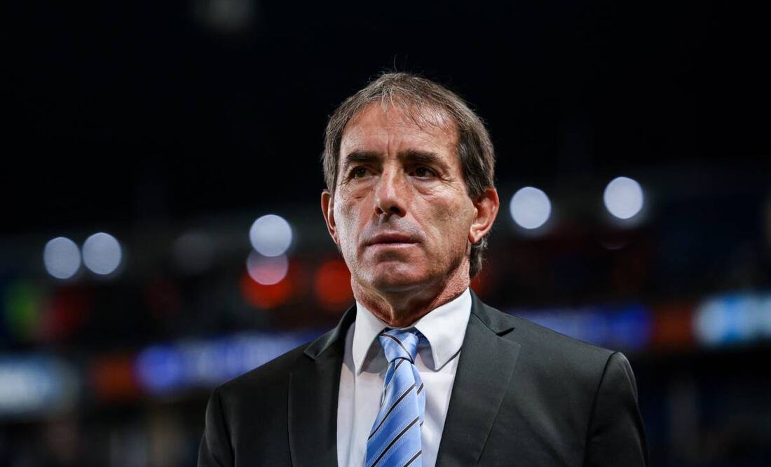 El estratega uruguayo dijo que todavía falta mucho torneo. Foto: Imago7.