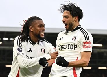 Raúl Alonso Jiménez vuelve a anotar en el empate del Fulham frente al Arsenal