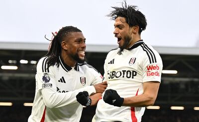 Raúl Jiménez en festejo de gol, junto con Alex Iwobi en el Fulham - Foto: AFP