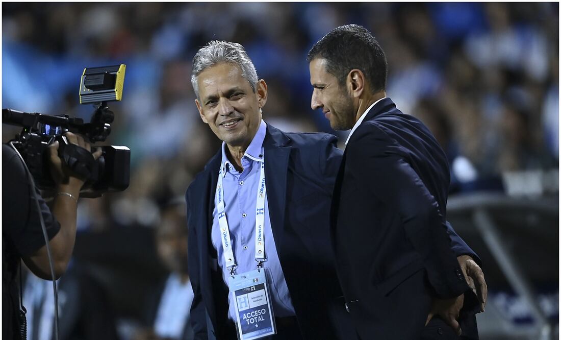 Reinaldo Rueda y Jaime Lozano en el Honduras vs México / FOTO: Imago7