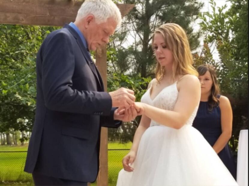 Mujer presume a su “Sugar Daddy” 45 años mayor que ella 