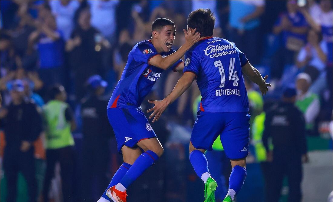 Alexis Gutiérrez celebra su anotación ante los Pumas. FOTO: Imago7