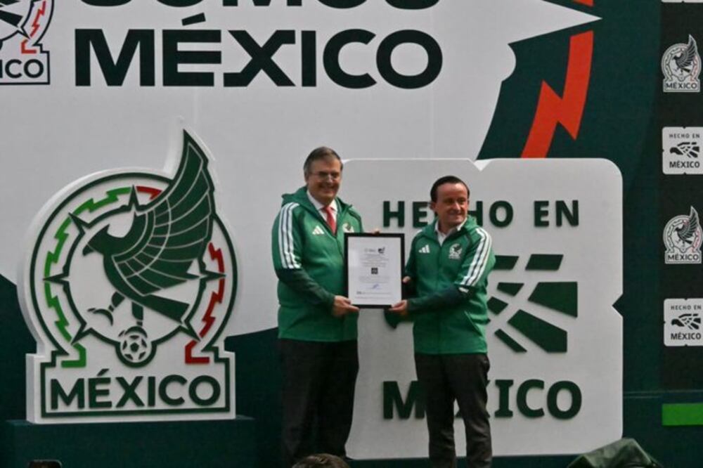 Mikel Arriola y Marcelo Ebrard presentan campaña para inspirar a la afición a apoyar a la Selección Mexicana - Foto: @m_ebrard en X