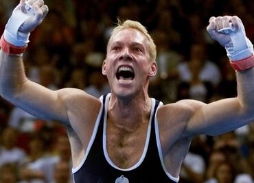 Campeón olímpico antivacunas muere por Covid-19