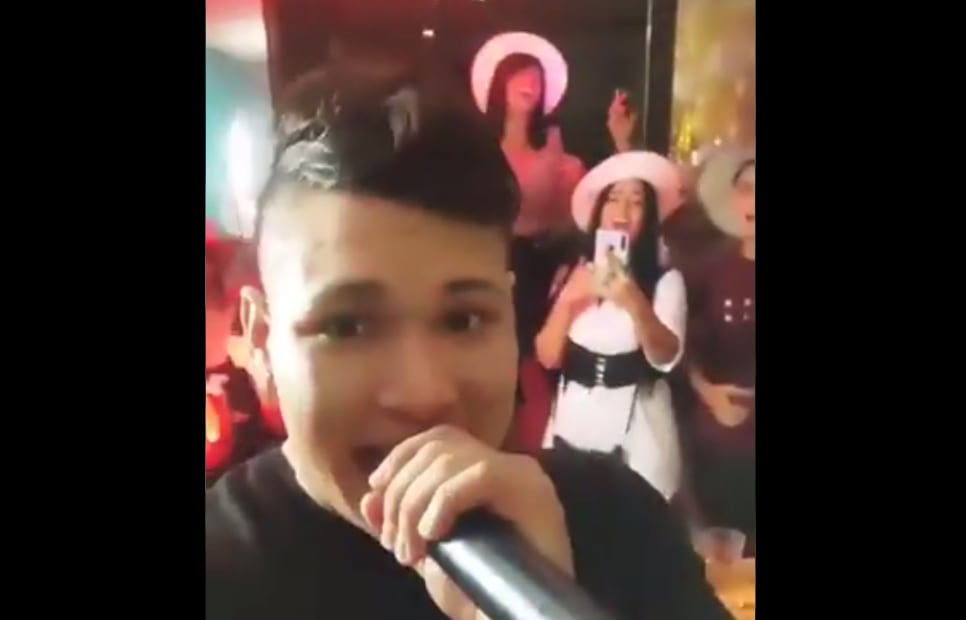 Video de mujer que cae de segundo piso en plena fiesta se hace viral