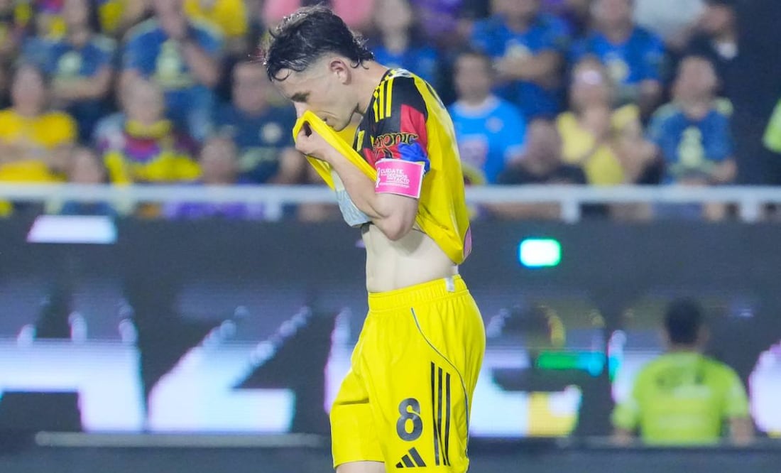 Álvaro Fidalgo se resintió de una lesión en la rodilla en el partido ante Mazatlán. Foto: Imago7